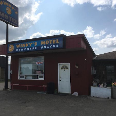 Winkys Motel Estevan Buitenkant foto