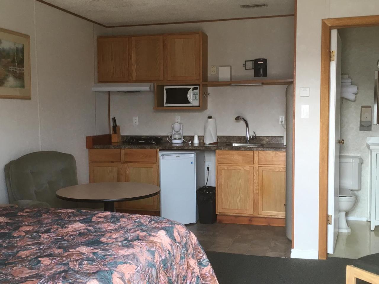 Winkys Motel Estevan Buitenkant foto