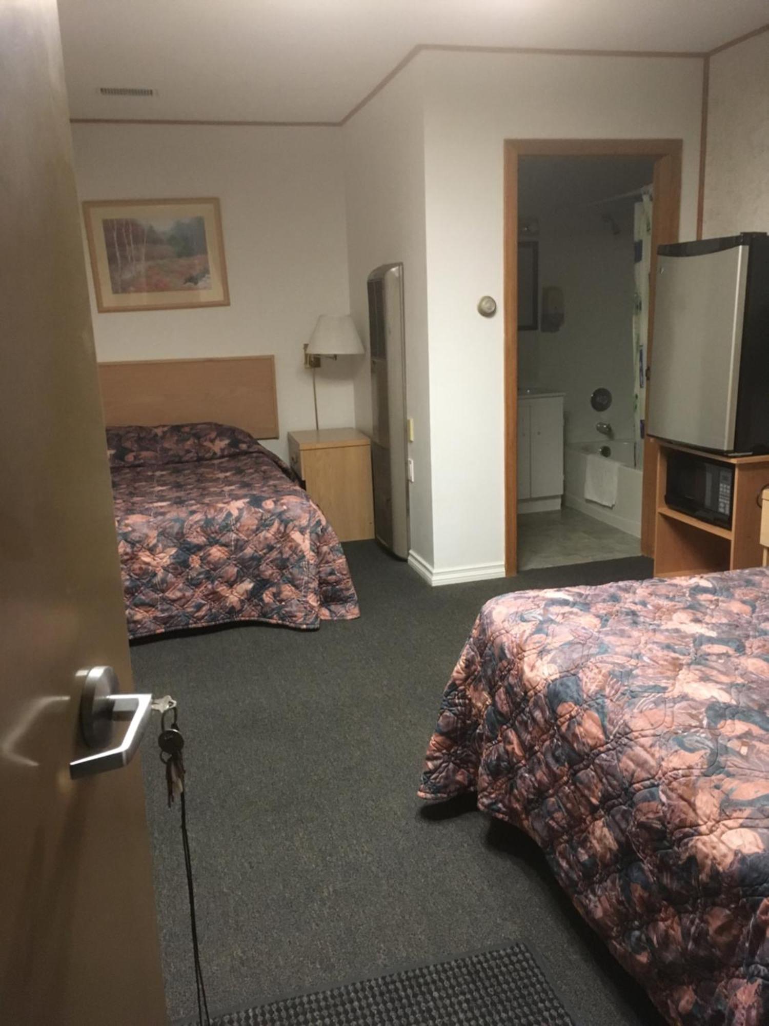 Winkys Motel Estevan Buitenkant foto